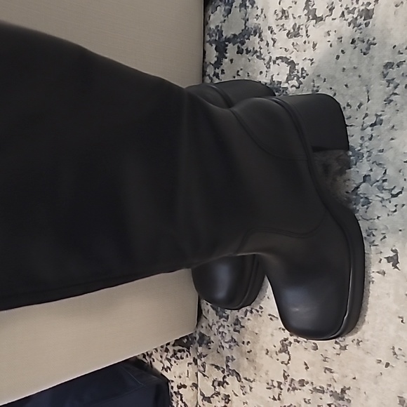 NWT!! Steve Madden Black Boots - Picture 2 of 8